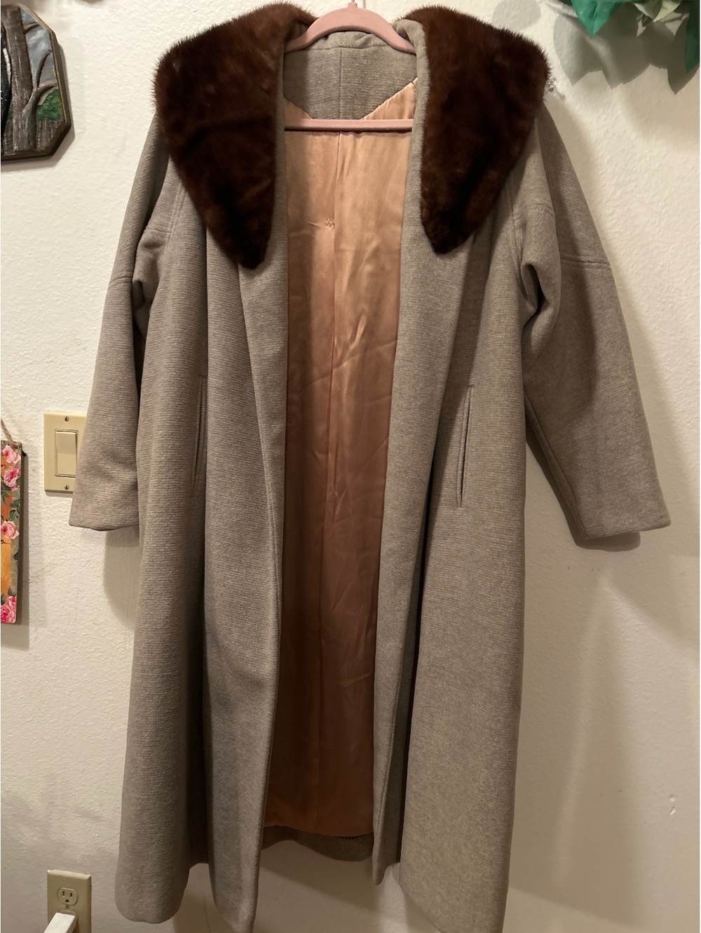 Vintage Lady Lucy Coat with Brown Fur Collar